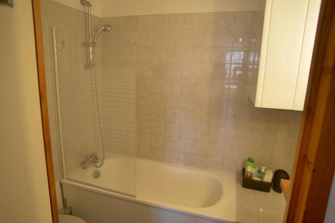 2000 Au Hameau Apartment