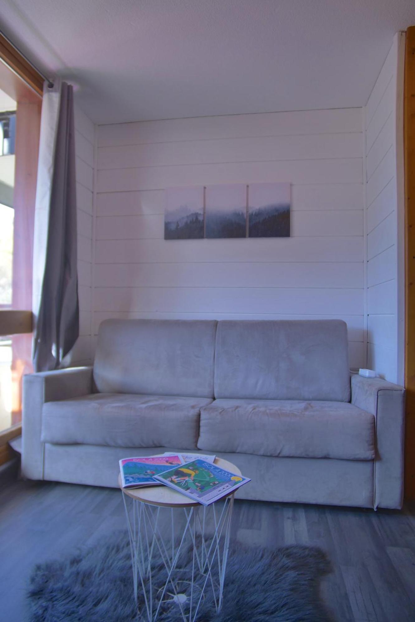 2000 Au Hameau Apartment *